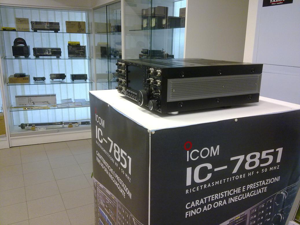 ICOM IC 7851 - Clicca l'immagine per chiudere