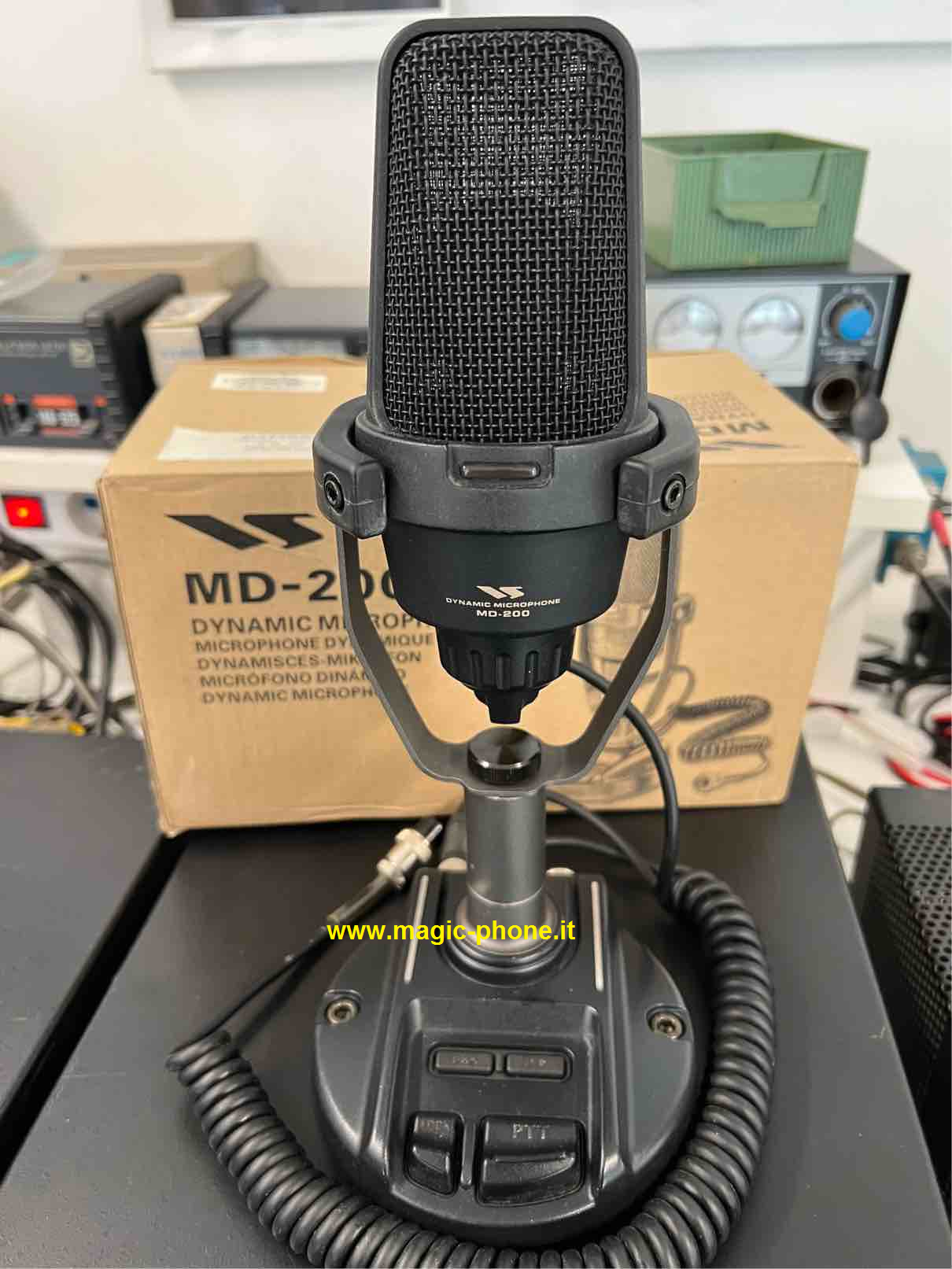 YAESU MD 200